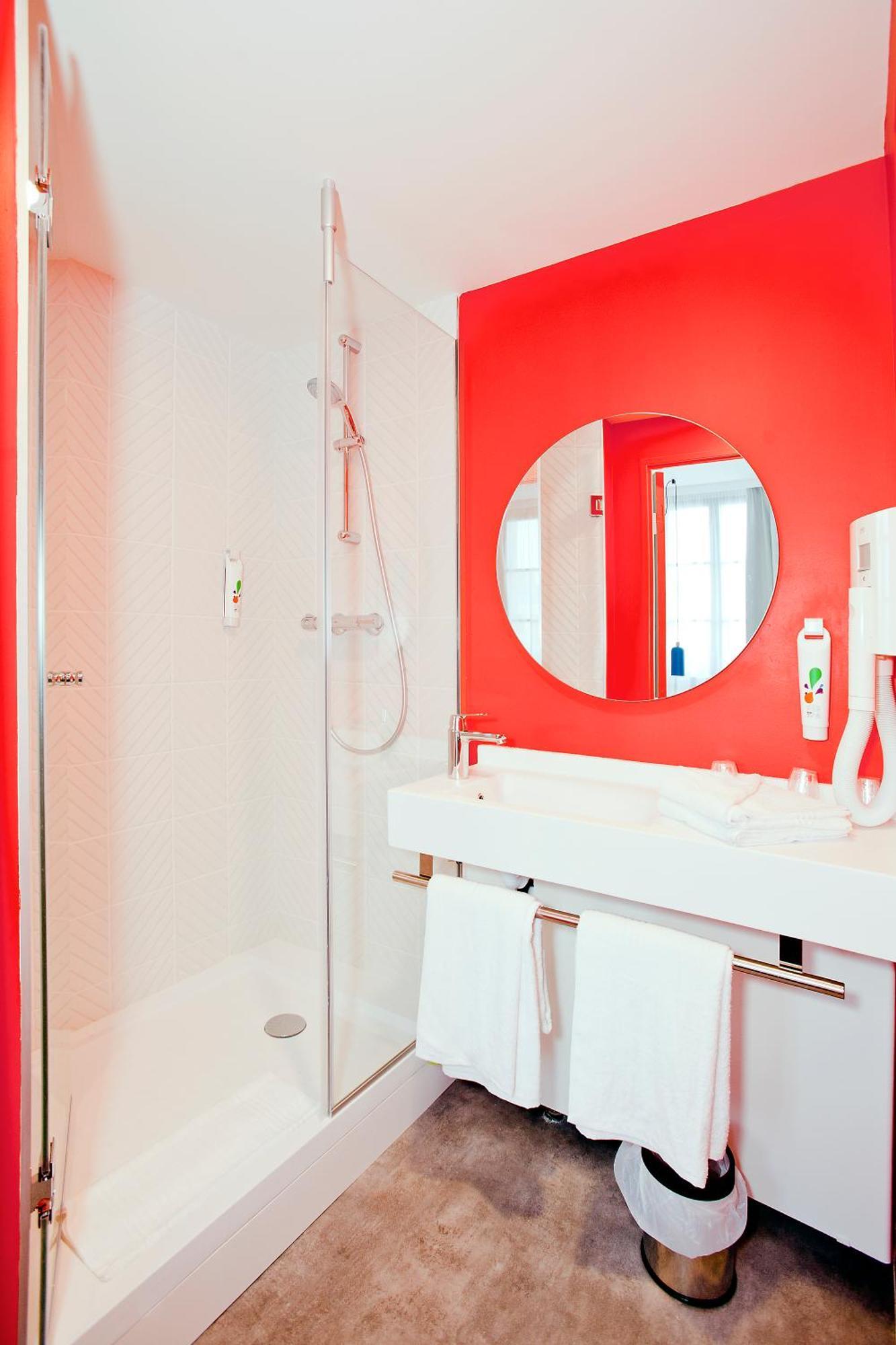 Hotel Ibis Styles Chalons En Champagne Centre Exterior foto