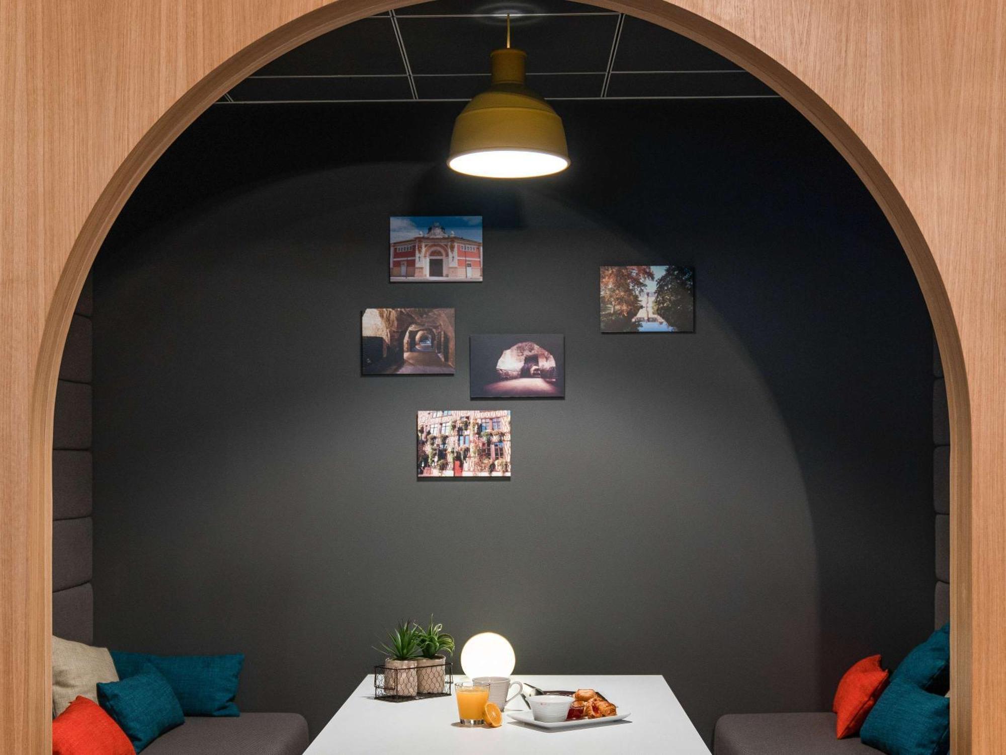 Hotel Ibis Styles Chalons En Champagne Centre Exterior foto