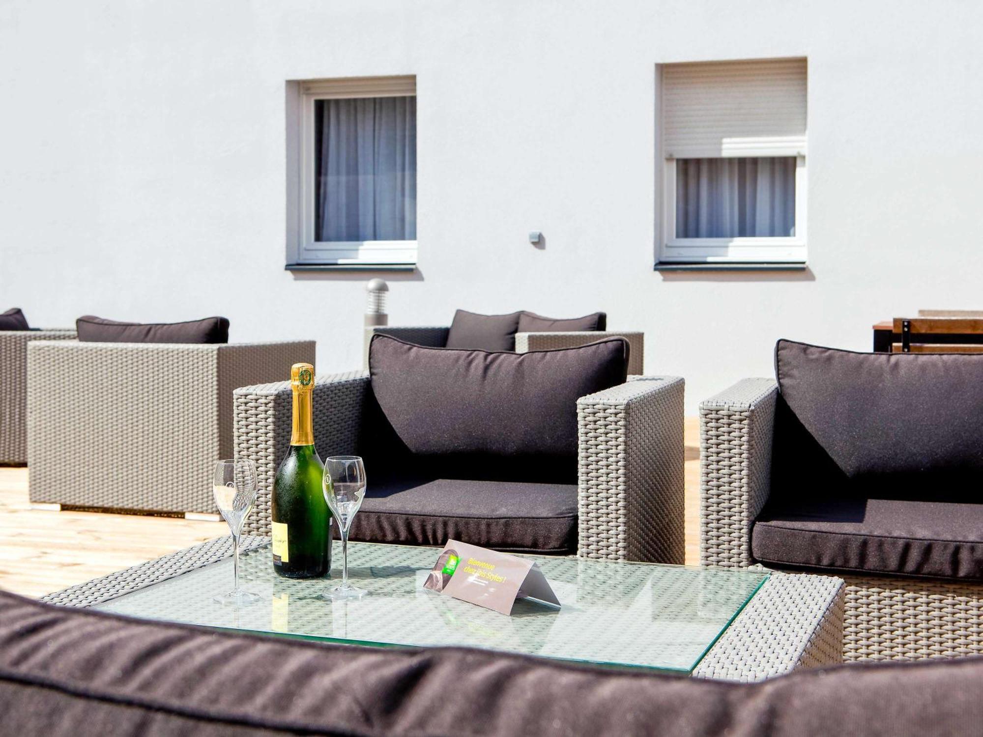 Hotel Ibis Styles Chalons En Champagne Centre Exterior foto