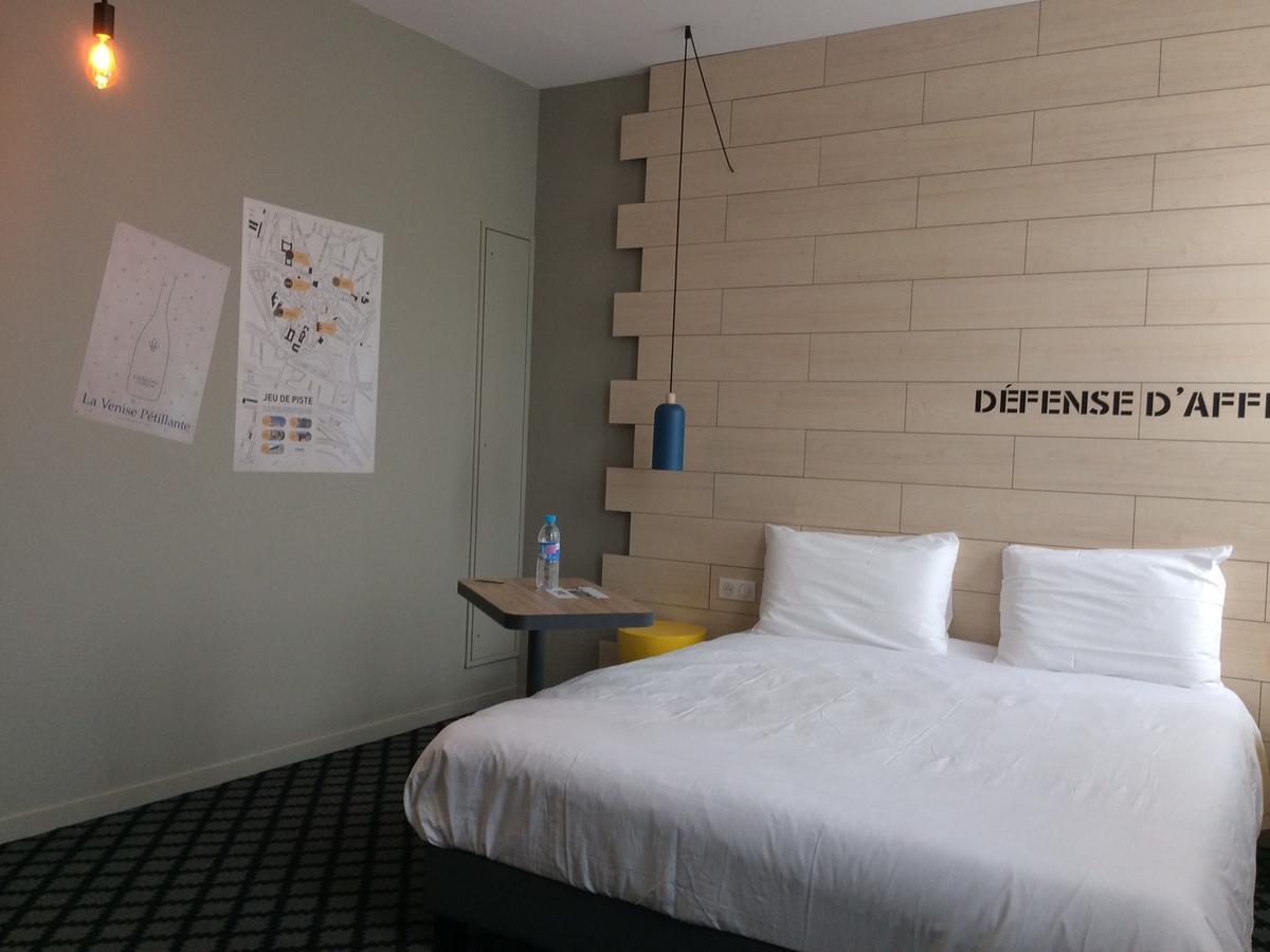 Hotel Ibis Styles Chalons En Champagne Centre Exterior foto